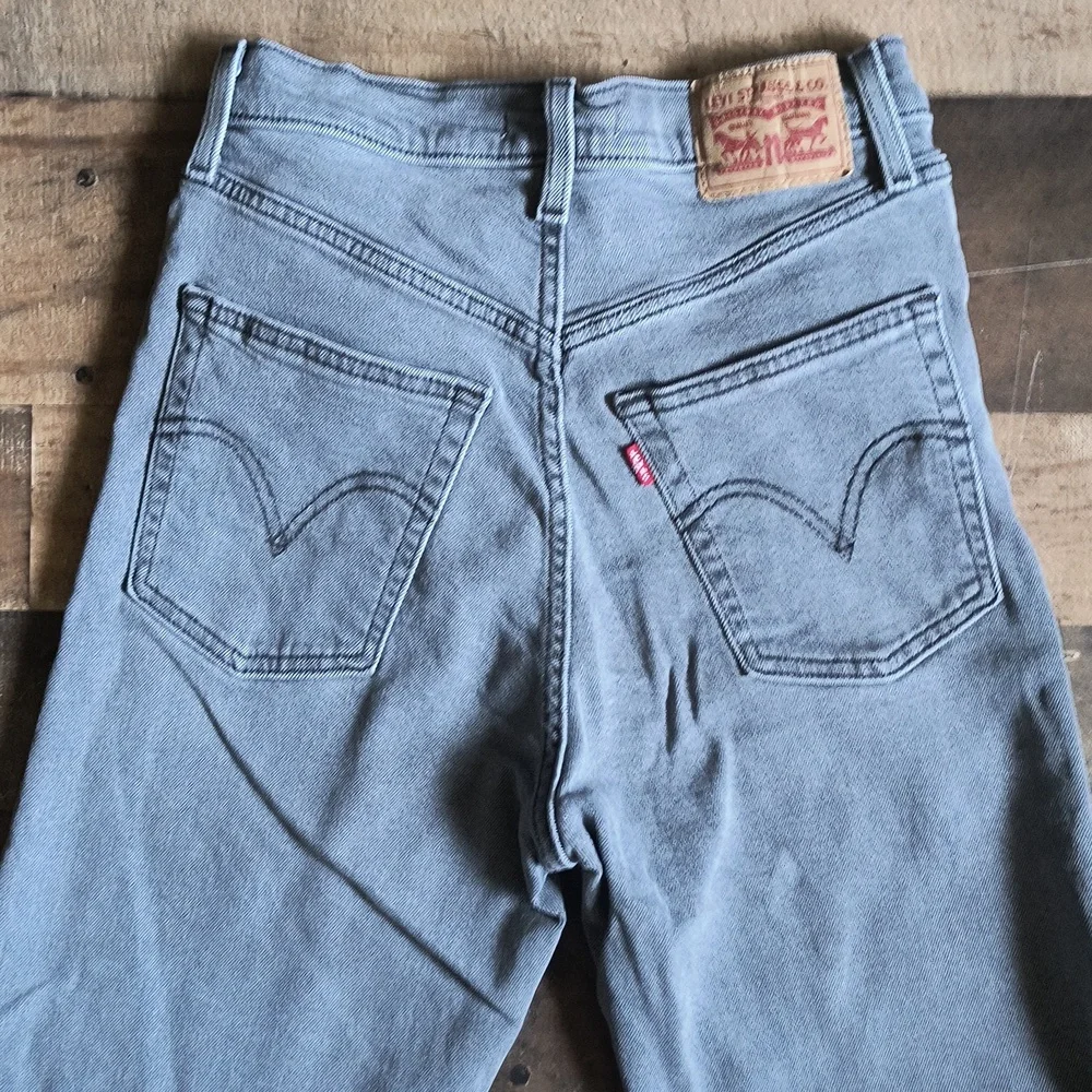 Levi's Gray Ribcage Straight Ankle Cropped Jeans Sz 27 Women - Picture 3 of 13